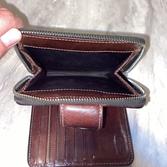 Dooney bourke wallet - Picture 6 of 6
